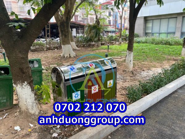 Thùng rác inox 3 ngăn trong các khu bệnh viện